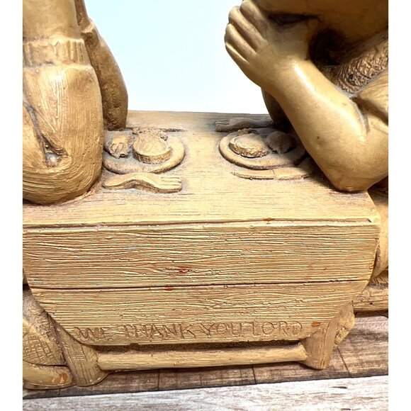 Vintage Figurine Of Praying Children At Table With "We Thank You Lord" Inscripti - Picture 2 of 7